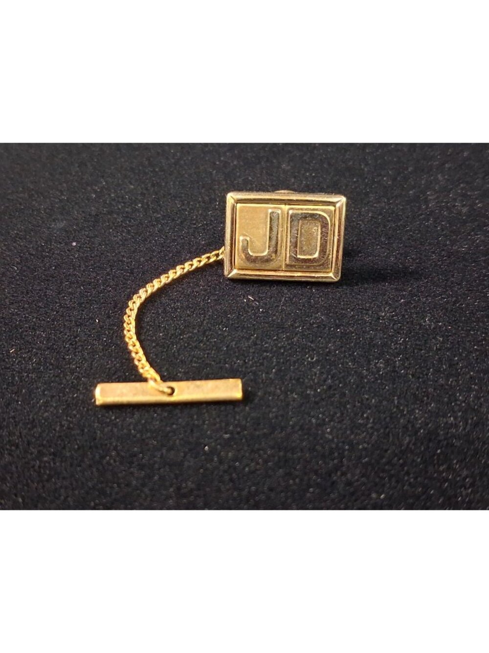 Vintage Gold Tone Monogram JD Initials Tie Tack Pin Chain T-Bar Mens Jewelry